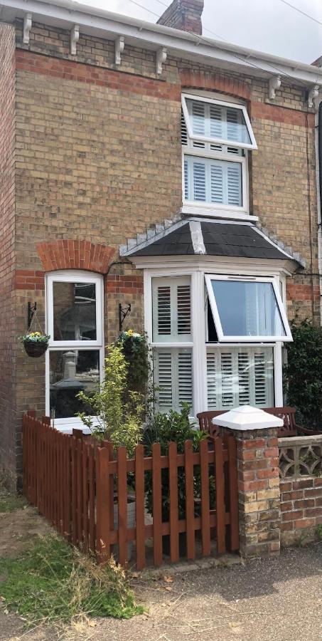 Homely Victorian Terraced Town House With Parking. ทอนทัน ภายนอก รูปภาพ